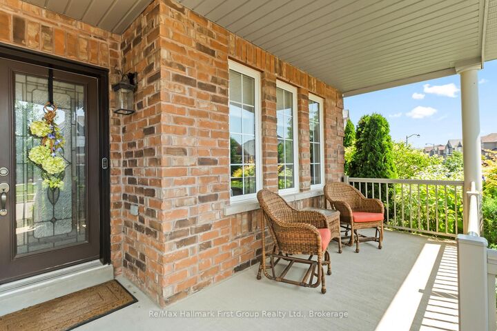 Property Photo:  928 Black Cherry Drive  ON L1K 0P6 