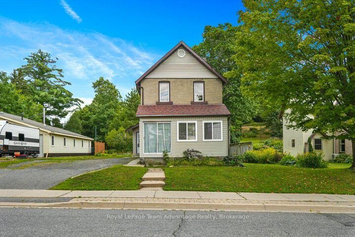 Property Photo:  111 Gibson St Street  ON P2A 1X6 