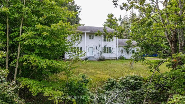 Property Photo:  428 Beaumont Drive  ON P1L 1X2 