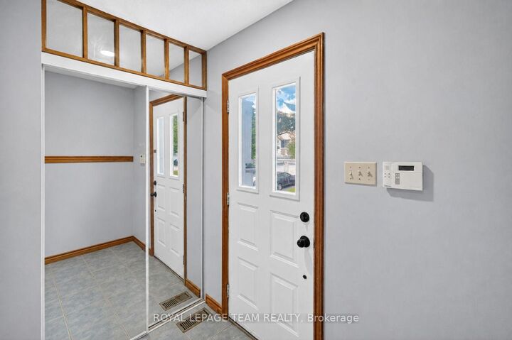 Property Photo: 78 Castlegreen Private 100 ON K1T 3N3