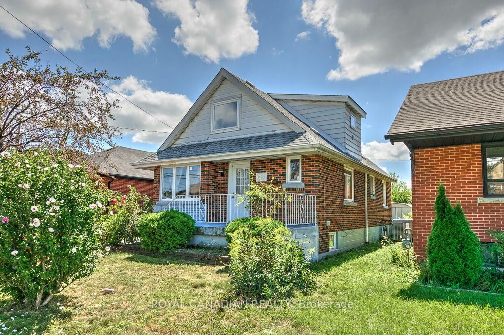 Property Photo: 974 Queensdale Avenue E ON L8T 1H7