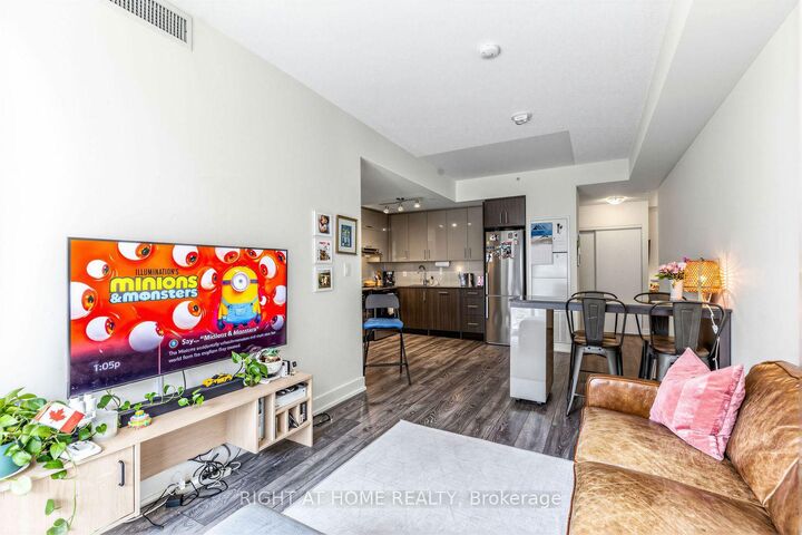 Property Photo: 180 Fairview Mall Drive 202 ON M2J 0G4