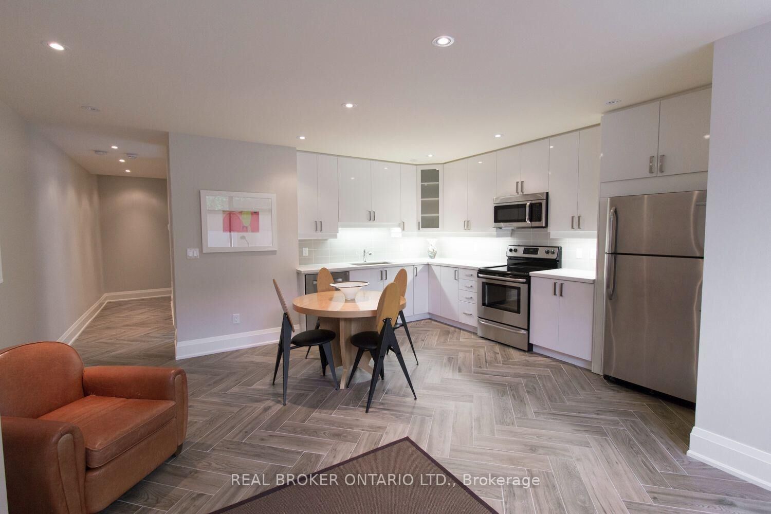 Property Photo:  692 Mount Pleasant Road 2A  ON M4S 2N3 