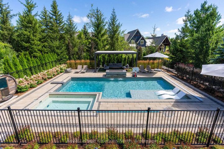 Property Photo:  109 Hemlock Court W  ON L9Y 0T3 