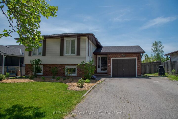 Property Photo: 2439 Coral Avenue ON L0S 1S0