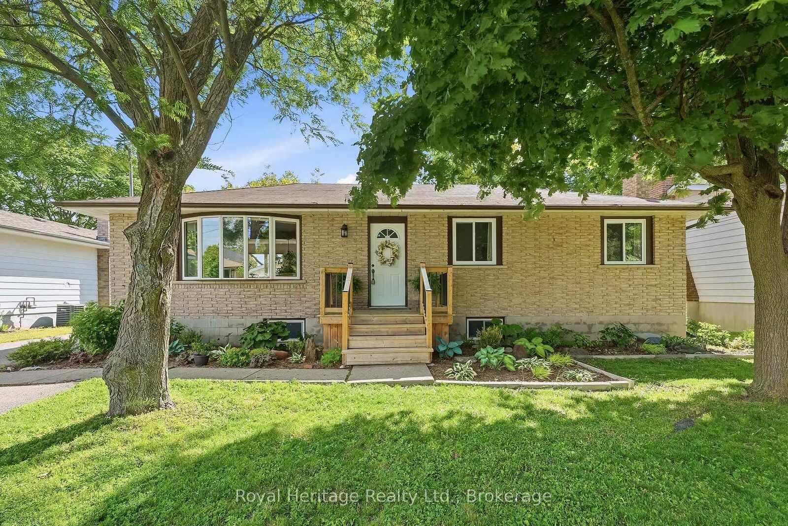 Property Photo:  93 Division Street S  ON K0K 1H0 