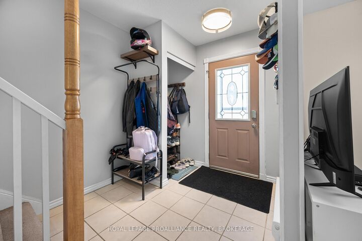 Property Photo:  46 Rosemund Crescent  ON K7M 6Z4 