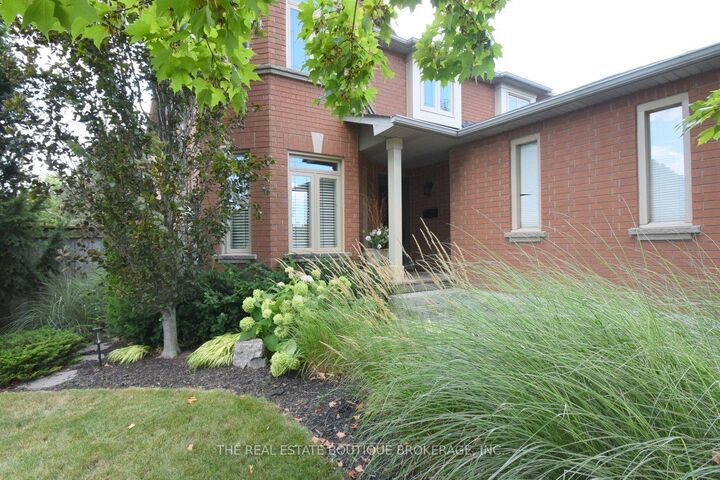 Property Photo: 470 Amanda Crescent ON L7L 6H5