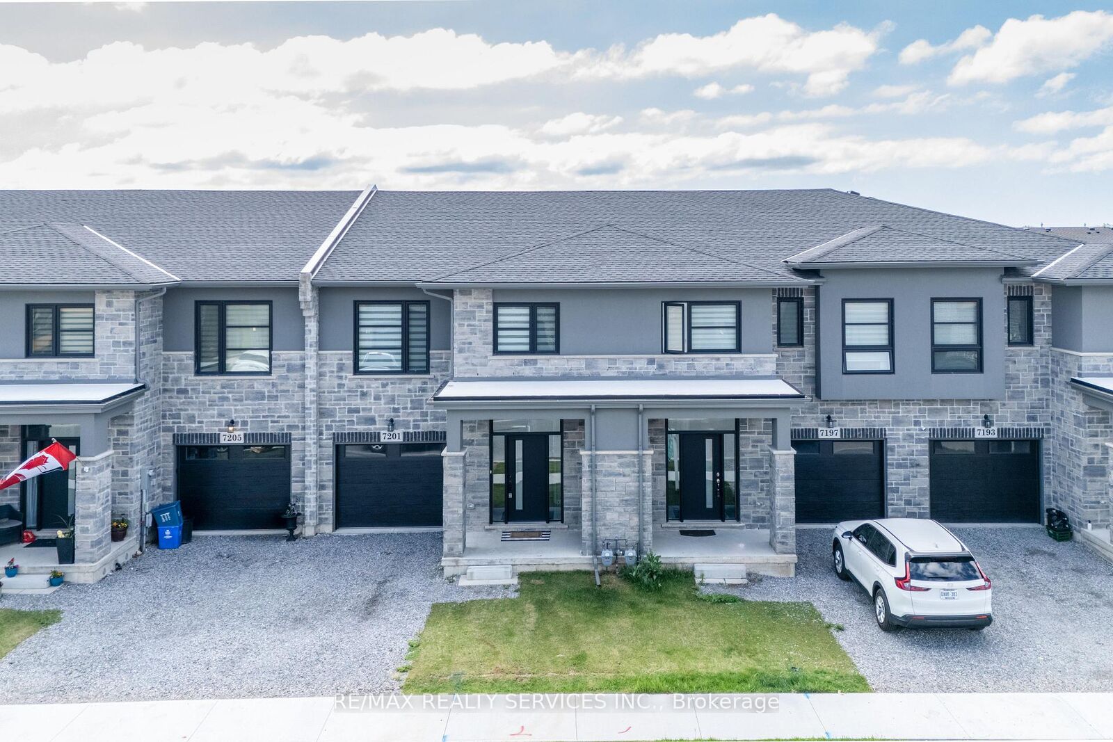 Property Photo: 7201 Parsa Street ON L2H 3T1