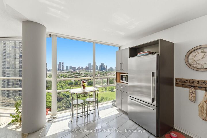 Property Photo: 50 Eglinton Avenue W 2007 ON L5R 3P5