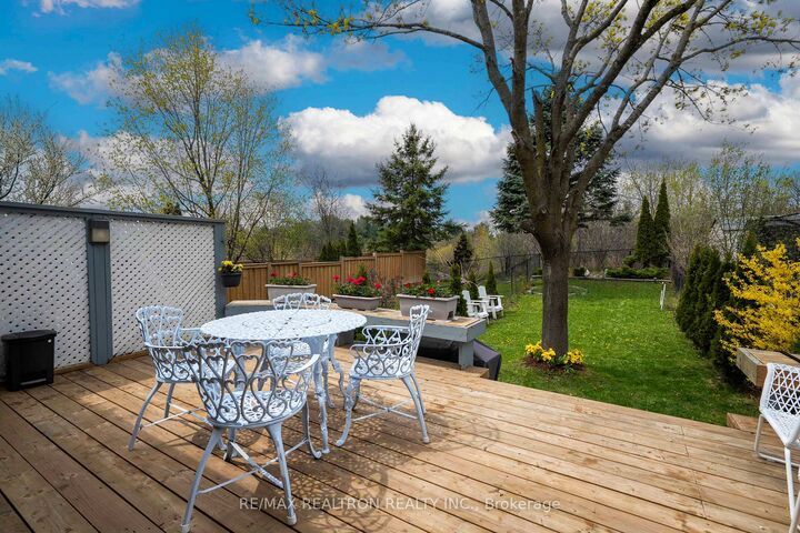36 Edgemont Court — photo 1
