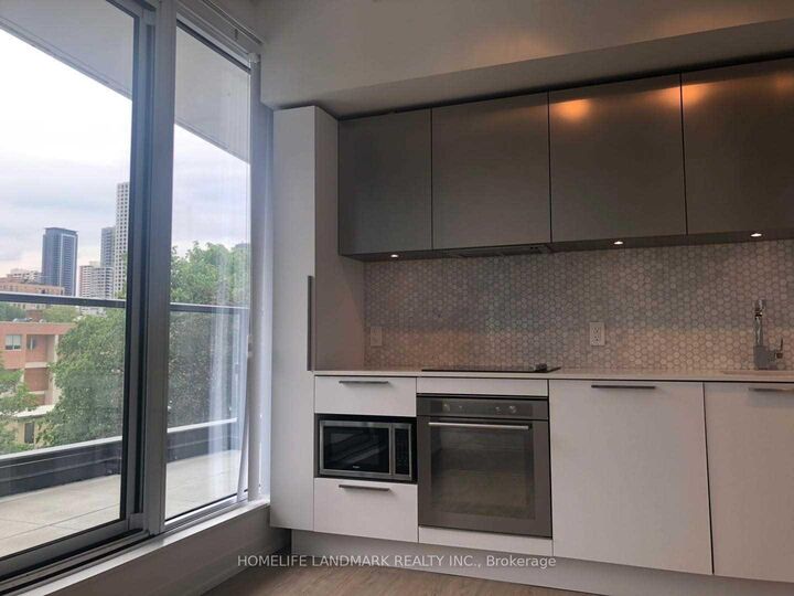 Property Photo: 85 Wood Street 511 ON M4Y 0E8