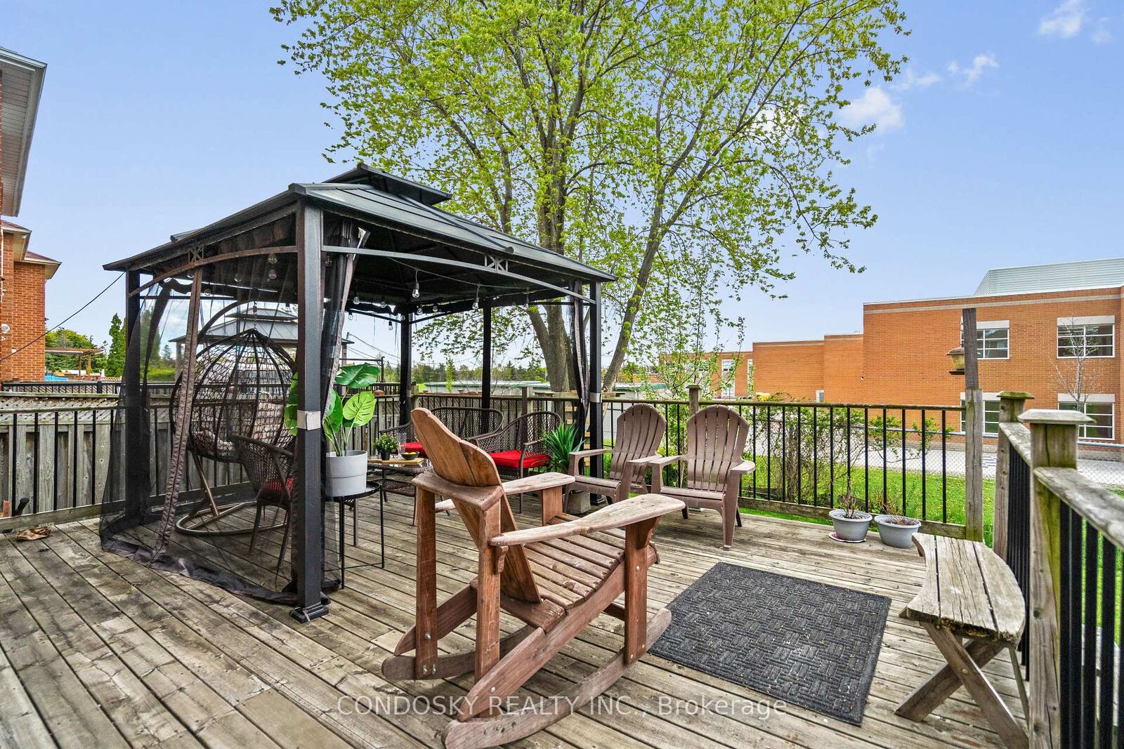 Property Photo: 6182 Duford Drive ON L5V 1A5