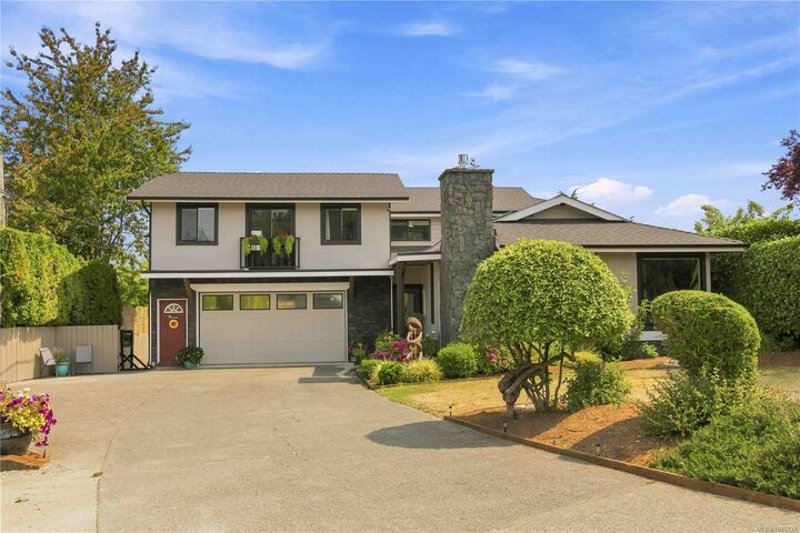 7081 East Saanich Rd — photo 1