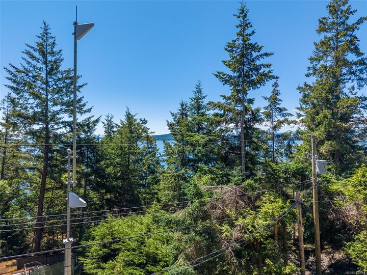 Property Photo:  4812 Cannon Cres  BC V0N 2M2 