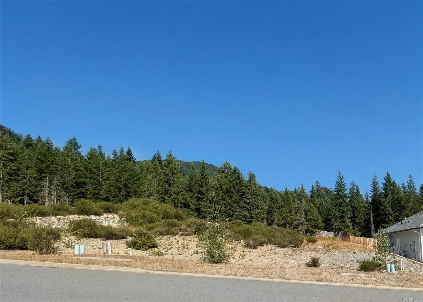 Property Photo: 553 Mountain View Dr BC V0R 2G1