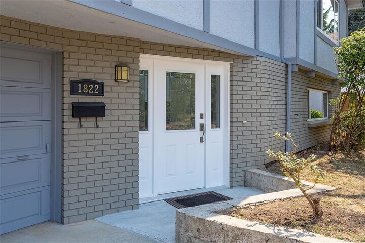 Property Photo: 1822 Fairhurst Ave BC V8N 1P4