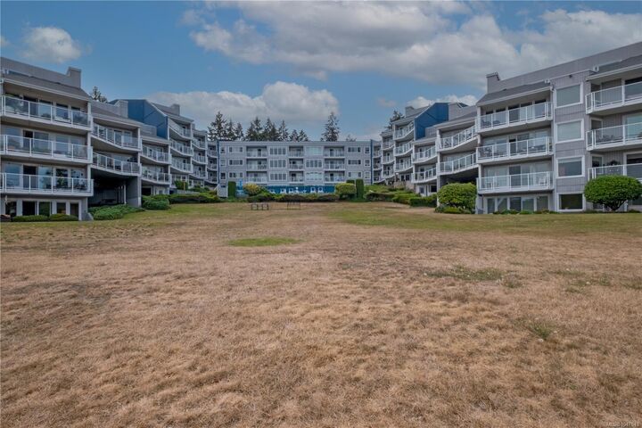 2562 Departure Bay Rd #325 — photo 1