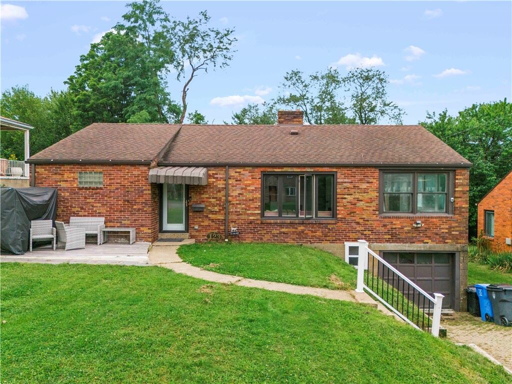 Property Photo:  123 Arla Dr  PA 15220 
