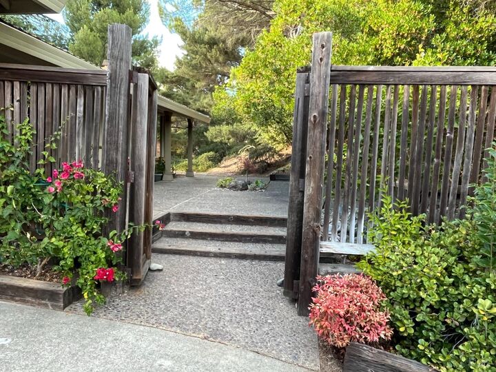 Property Photo:  166 Westminster Way  CA 94591 