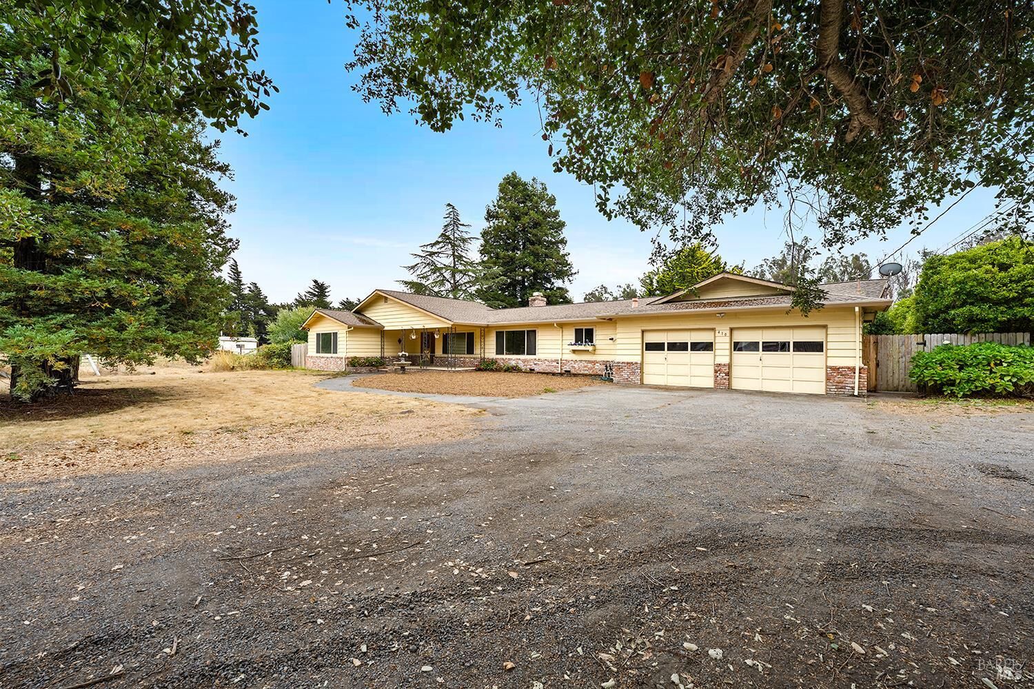 Property Photo: 410 E Railroad Avenue CA 94931