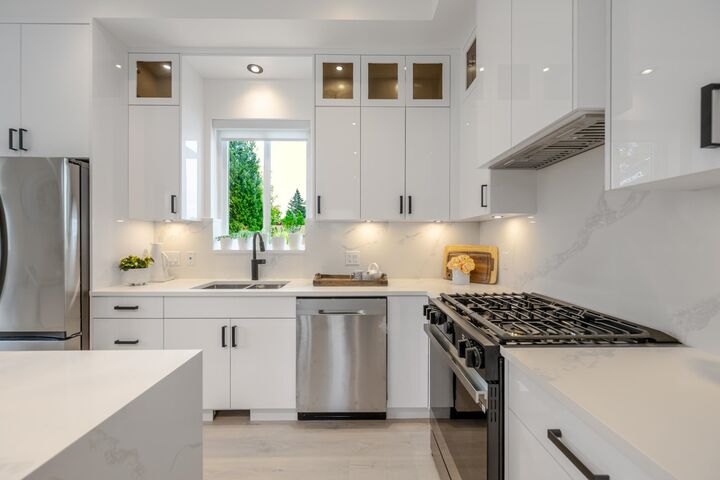 Property Photo: 33715 Rockland Avenue BC V2S 1T7