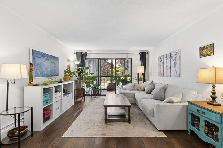 Property Photo: 127 E 4th Street 201 BC V7L 1H7