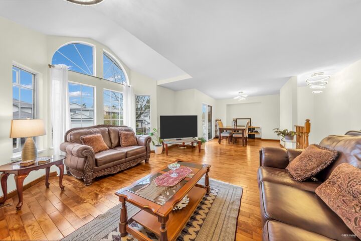 Property Photo: 1382 Sutherland Avenue BC V3B 7G7