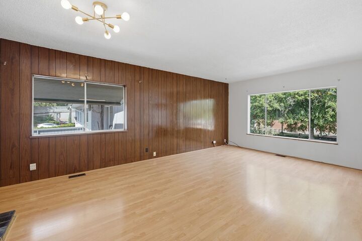 Property Photo: 1016 E 18th Avenue BC V5V 1H1