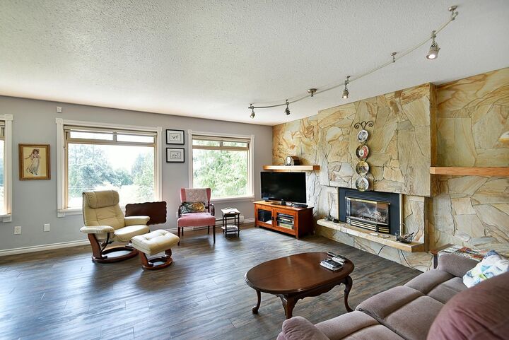 6450 Jasper Road — photo 1