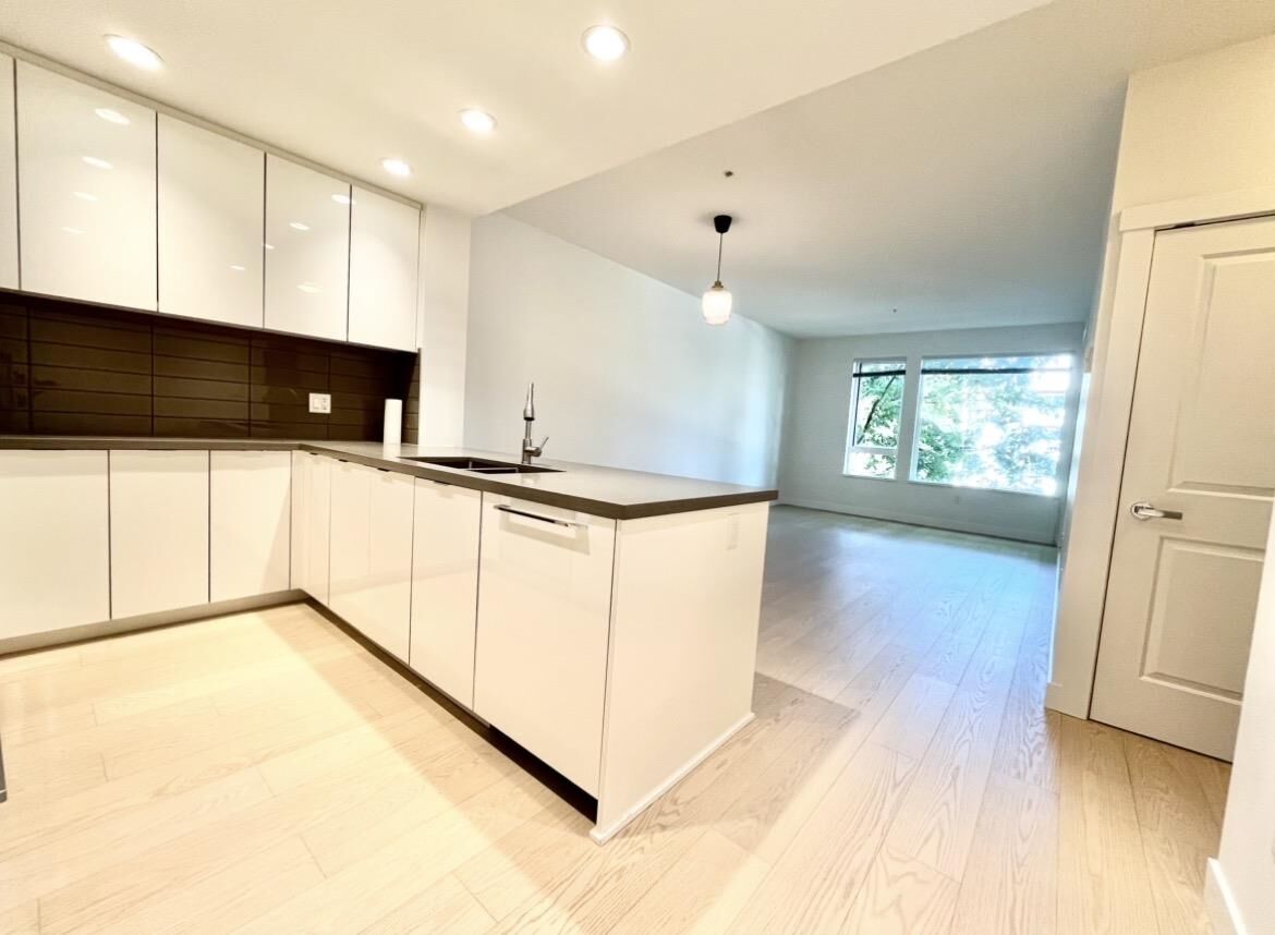 Property Photo:  255 W 1st Street 319  BC V7M 3G8 