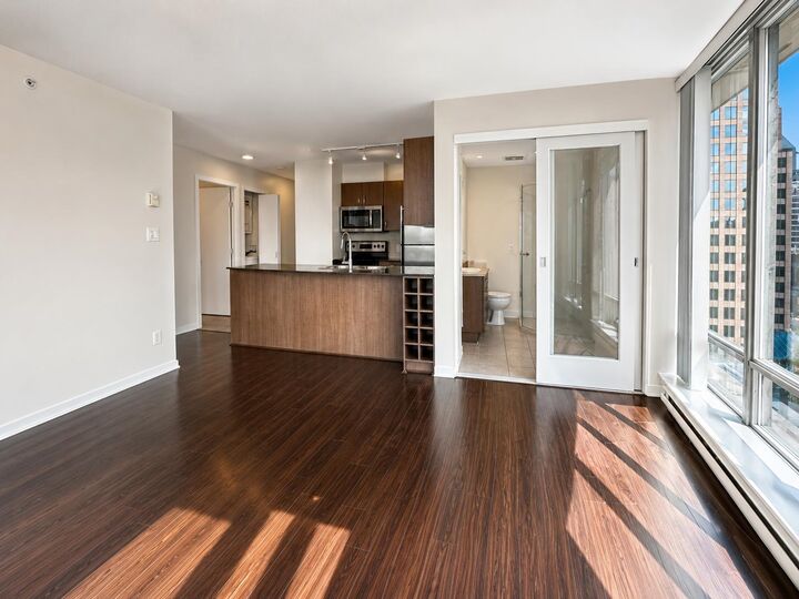 Property Photo: 610 Granville Street 1110 BC V6C 3T3