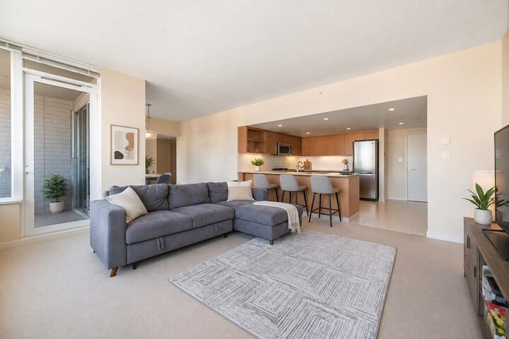 Property Photo: 522 W 8th Avenue 812 BC V5Z 0A9