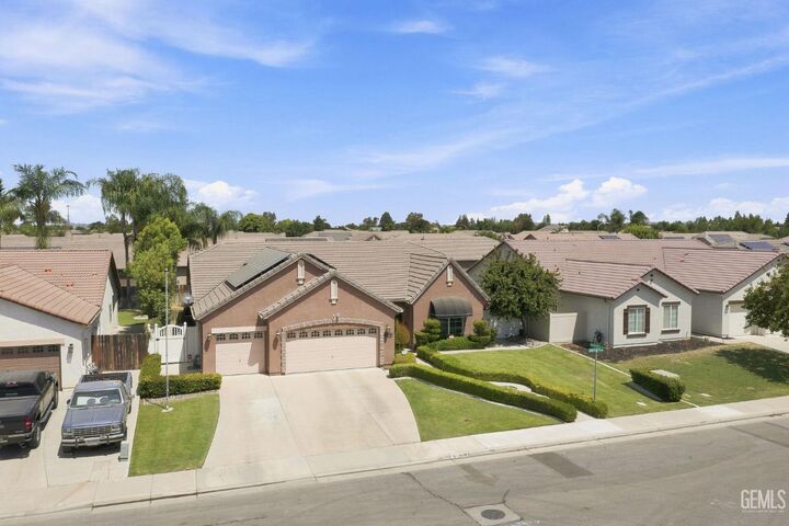 Property Photo: 12600 Stablegate Drive CA 93312
