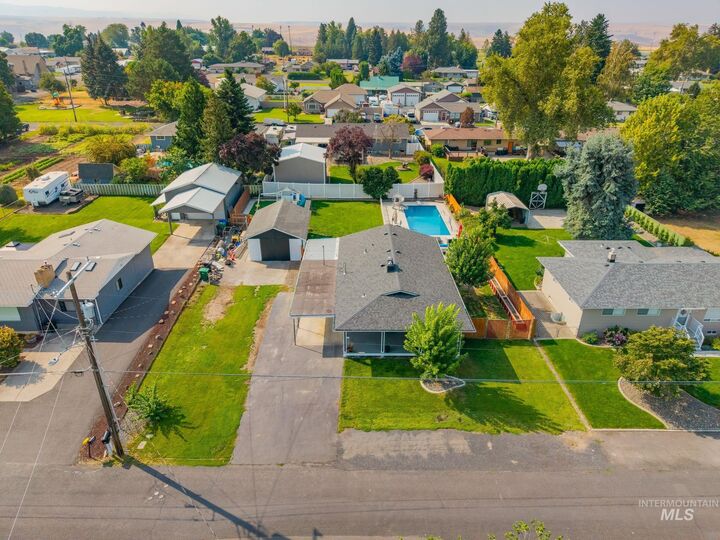 Property Photo:  526 Airway Ave  ID 83501 
