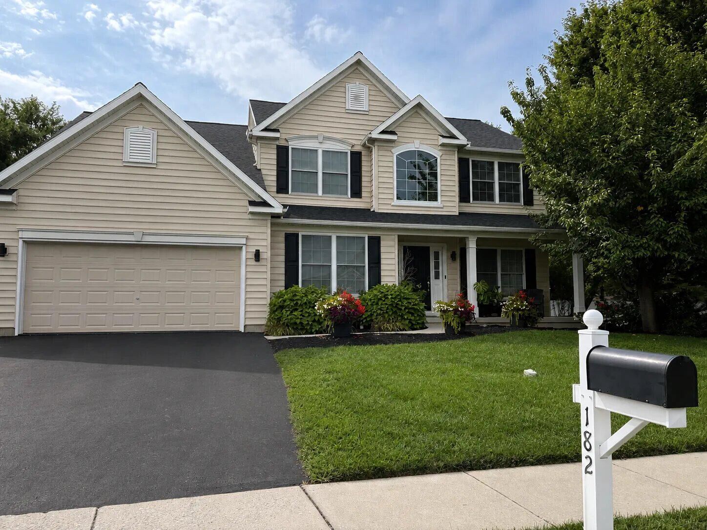 Property Photo: 182 Pickwick Circle PA 17078