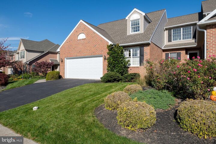 Property Photo:  2 Spring Hill Lane  PA 17554 