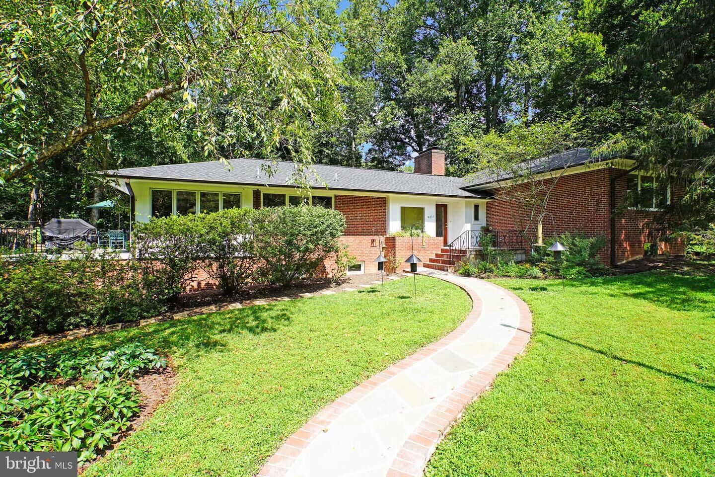 Property Photo:  9233 Farnsworth Drive  MD 20854 