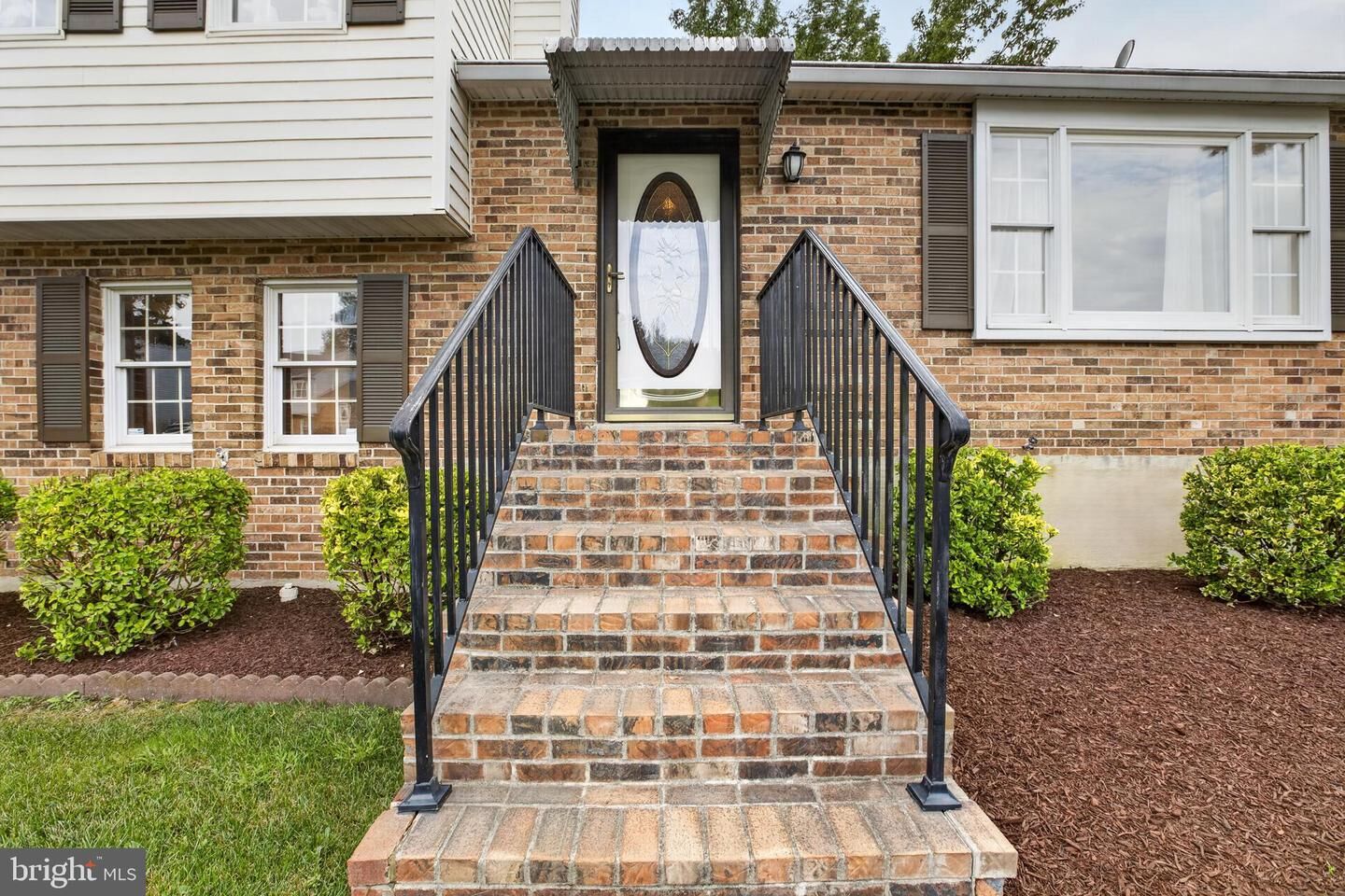 Property Photo: 617 Green Spring Drive DE 19701