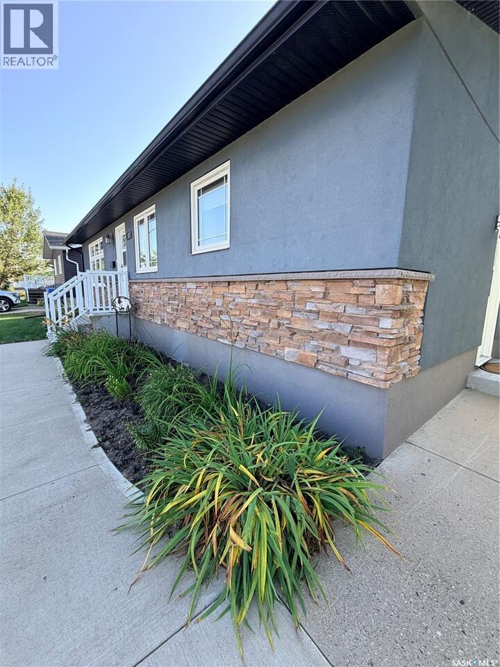 Property Photo:  481 Willow Bay  SK S4A 2G3 