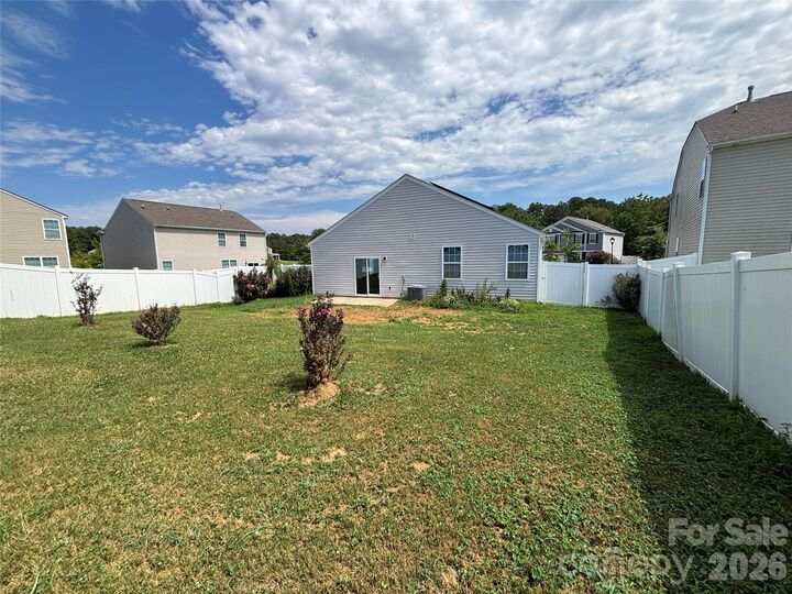 Property Photo:  6816 Pennyroyal Way  NC 28216 