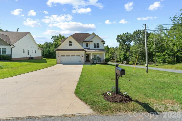 Property Photo: 1215 Robinhood Lane NC 28081