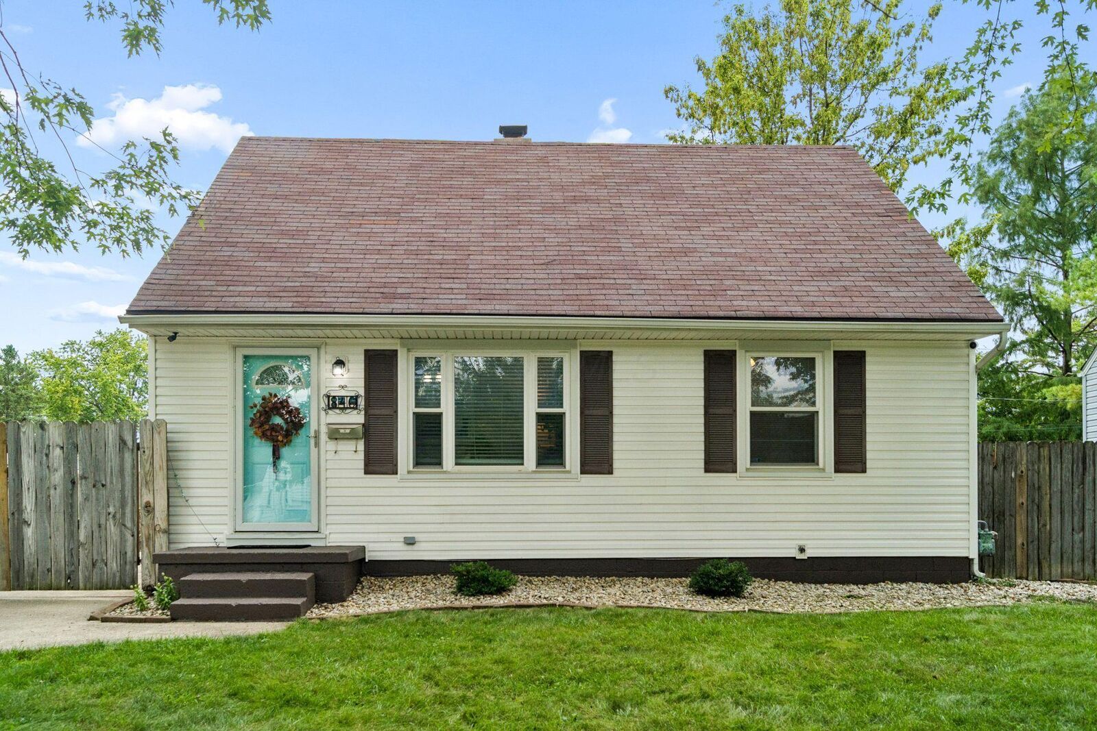 Property Photo: 846 E Longview Avenue OH 43224