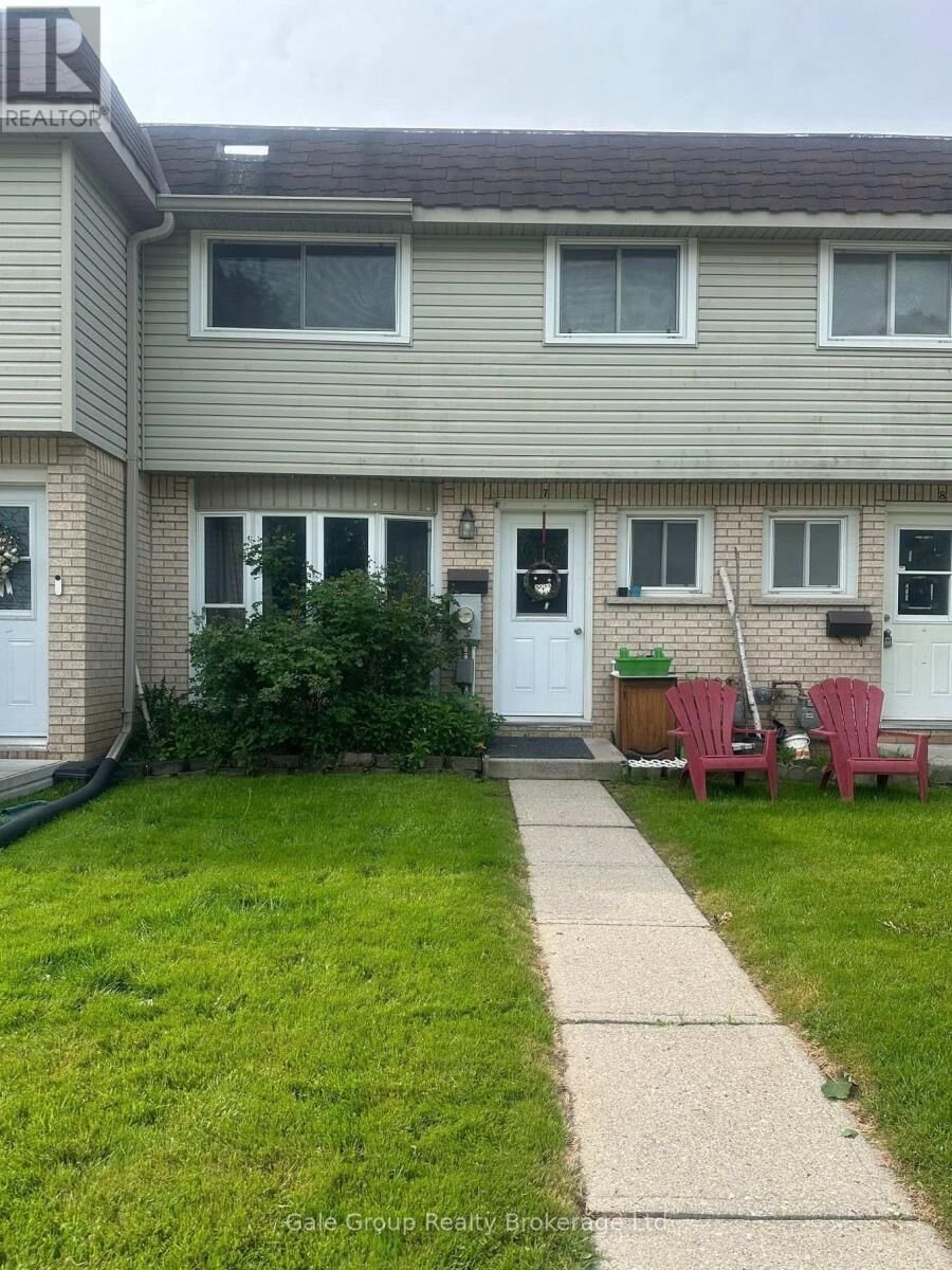 Property Photo:  75 Springbank Avenue North 7  ON N4S 7P7 