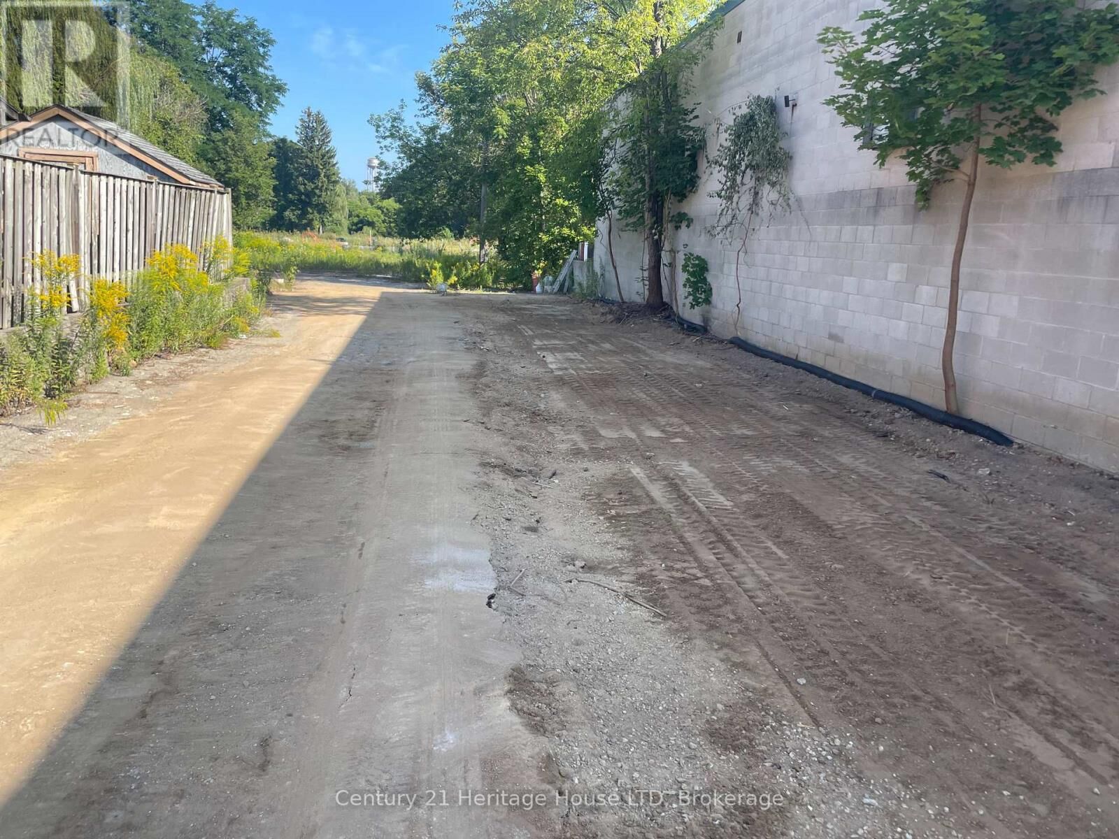 Property Photo:  335 Queensway W South  ON N3Y 2M9 
