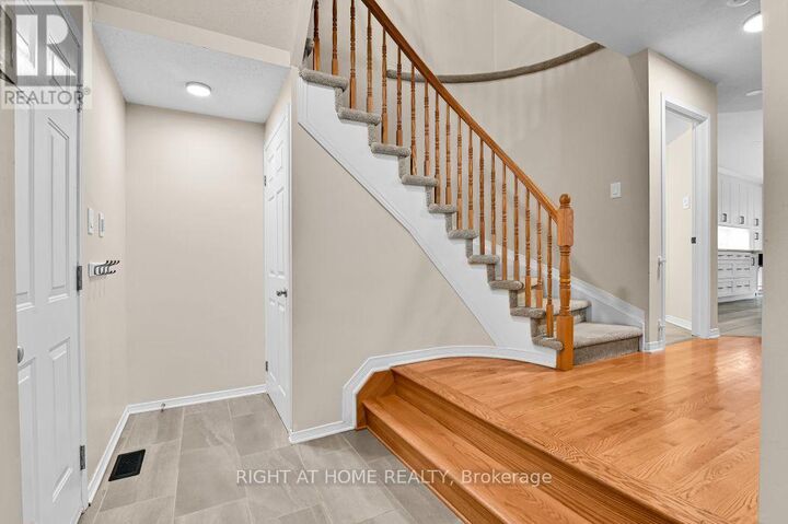 Property Photo: 184 Carwood Circle ON K1K 4V4