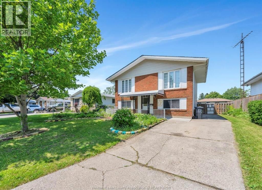 Property Photo:  10670 Lambeth Road  ON N8R 1C9 