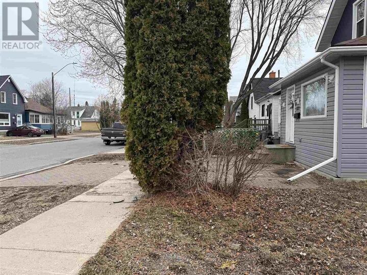 Property Photo:  520 Brodie St N  ON P7C 3T6 