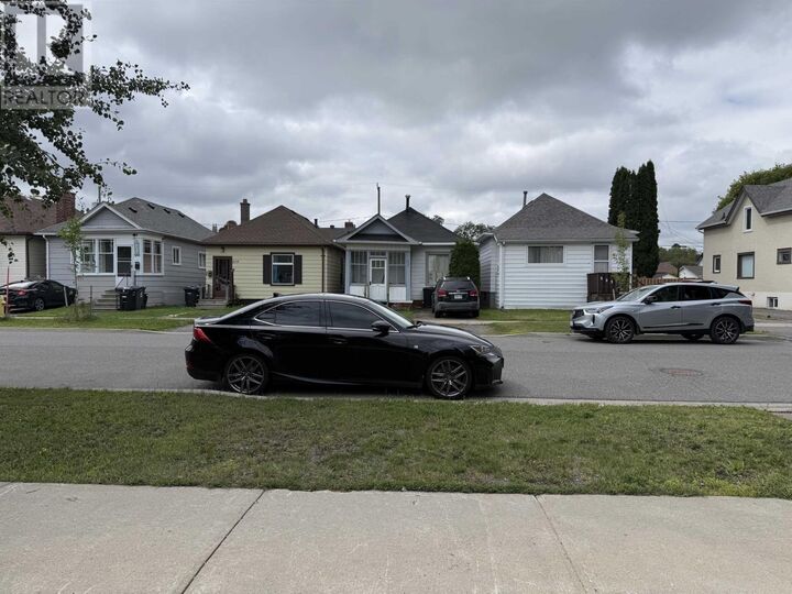 Property Photo:  520 Brodie St N  ON P7C 3T6 