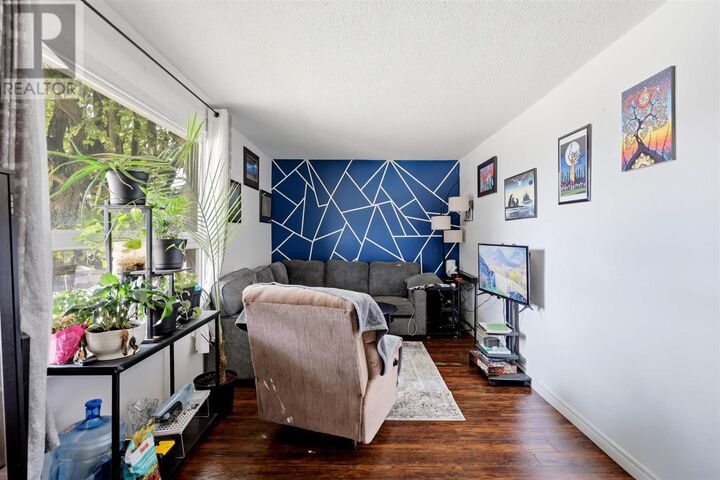 Property Photo:  432 Wallace Ter  ON P6C 1L2 